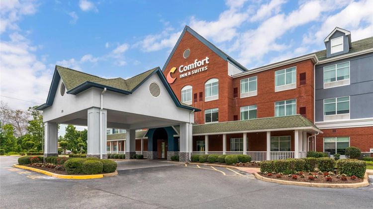 Comfort Inn & Suites near Coliseum Exterior
