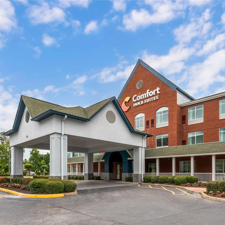 Comfort Inn & Suites near Coliseum