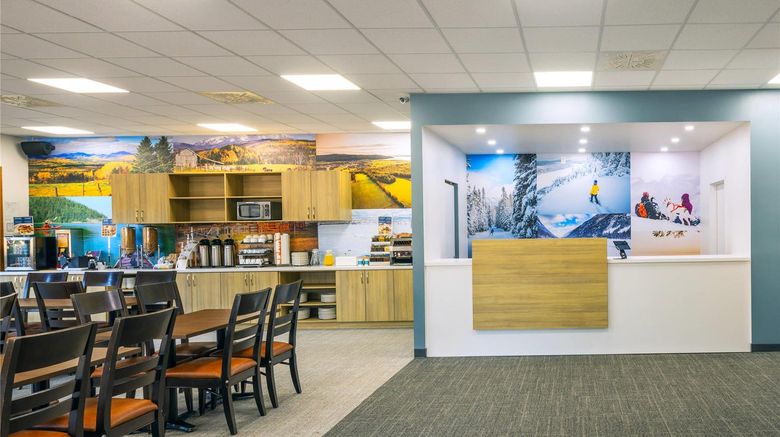 <b>Clarion Pointe La Malbaie Lobby</b>. Images powered by <a href="https://iceportal.shijigroup.com/" title="IcePortal" target="_blank">IcePortal</a>.