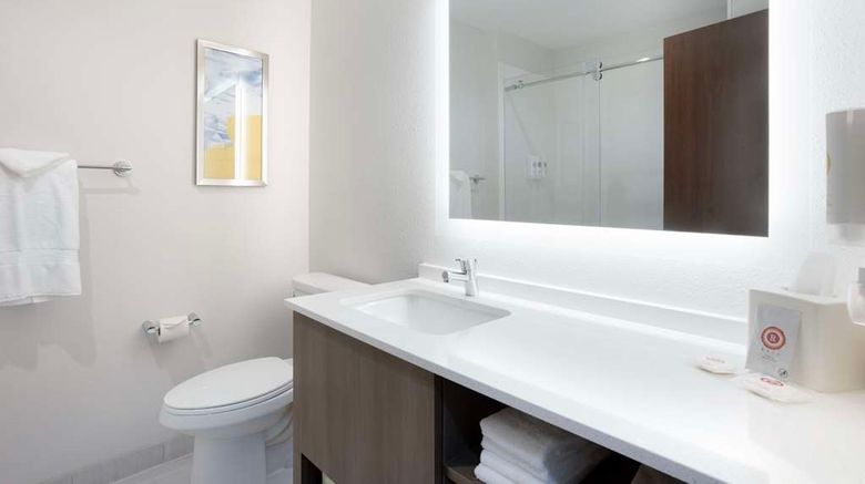 <b>Comfort Inn and Suites Mountain Grove Room</b>. Images powered by <a href="https://iceportal.shijigroup.com/" title="IcePortal" target="_blank">IcePortal</a>.
