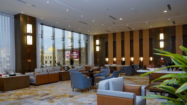 <b>Best Western Plus Danat Almansak Hotel Lobby</b>. Images powered by <a href="https://iceportal.shijigroup.com/" title="IcePortal" target="_blank">IcePortal</a>.