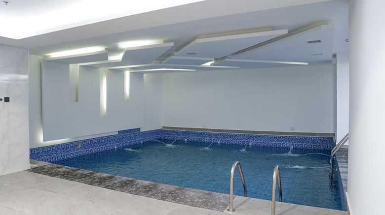 <b>Best Western Plus Danat Almansak Hotel Pool</b>. Images powered by <a href="https://iceportal.shijigroup.com/" title="IcePortal" target="_blank">IcePortal</a>.