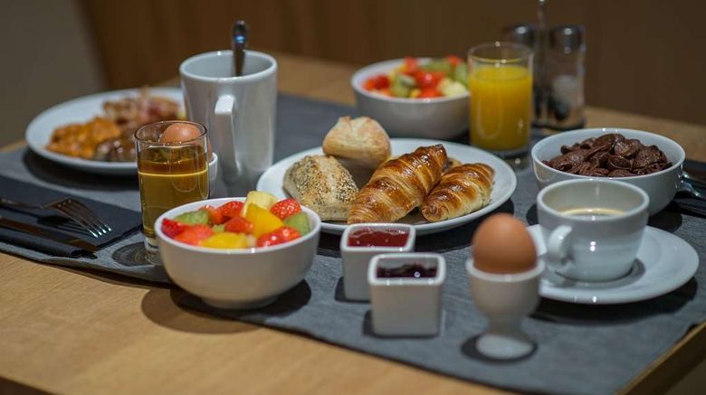 <b>Hotel Homs Restaurant</b>. Images powered by <a href="https://iceportal.shijigroup.com/" title="IcePortal" target="_blank">IcePortal</a>.