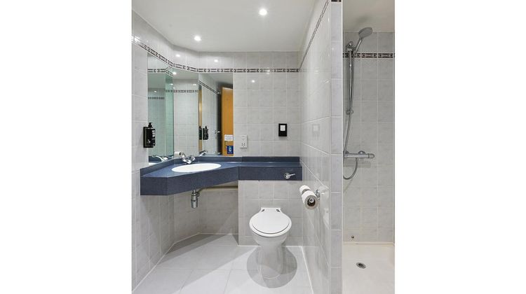 Wellingborough Travelodge Room