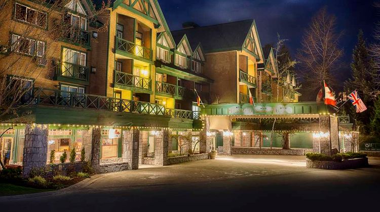 The Pinnacle Hotel Exterior
