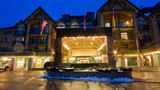 The Pinnacle Hotel Exterior