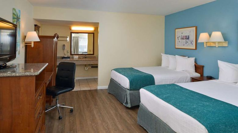 <b>Edgewater Inn & Suites Room</b>. Images powered by <a href="https://iceportal.shijigroup.com/" title="IcePortal" target="_blank">IcePortal</a>.
