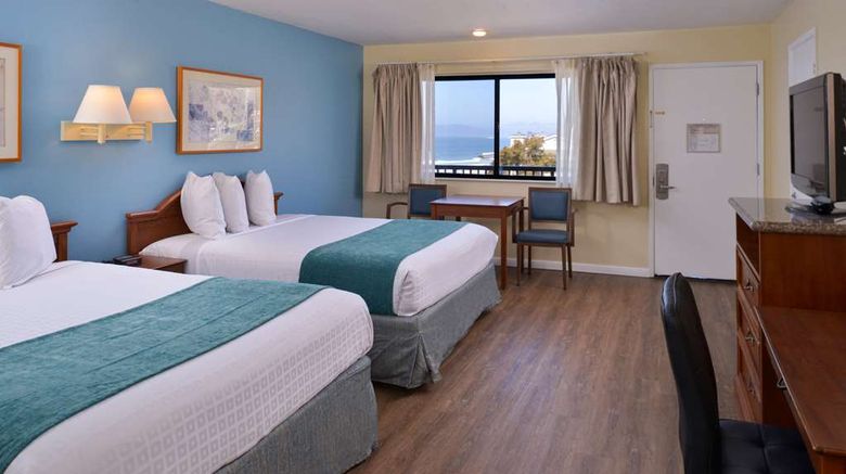 <b>Edgewater Inn & Suites Room</b>. Images powered by <a href="https://iceportal.shijigroup.com/" title="IcePortal" target="_blank">IcePortal</a>.