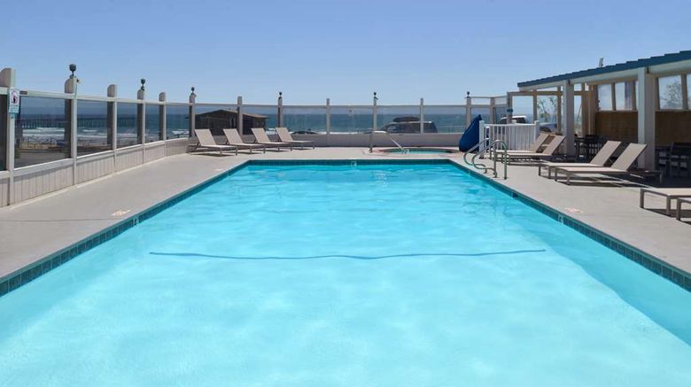 <b>Edgewater Inn & Suites Pool</b>. Images powered by <a href="https://iceportal.shijigroup.com/" title="IcePortal" target="_blank">IcePortal</a>.