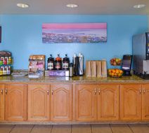 Edgewater Inn & Suites Lobby