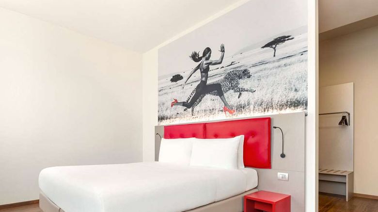 <b>Amedia Mailand, TC by Wyndham Room</b>. Images powered by <a href="https://iceportal.shijigroup.com/" title="IcePortal" target="_blank">IcePortal</a>.