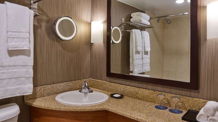 Courtland Grand Trademark Coll Wyndham Room