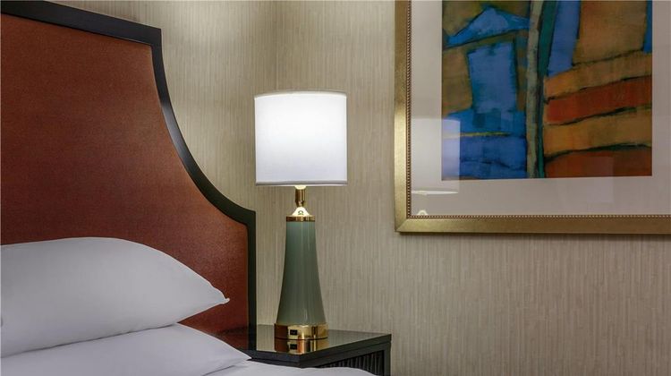 Courtland Grand Trademark Coll Wyndham Room