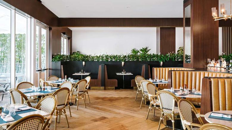 <b>Nautilus Sonesta Miami Beach Restaurant</b>. Images powered by <a href="https://iceportal.shijigroup.com/" title="IcePortal" target="_blank">IcePortal</a>.