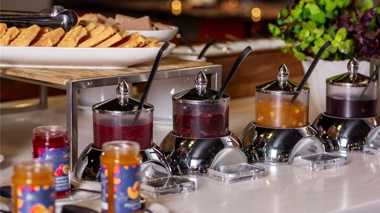 <b>Moevenpick Hotel Tallinn Restaurant</b>. Images powered by <a href="https://iceportal.shijigroup.com/" title="IcePortal" target="_blank">IcePortal</a>.