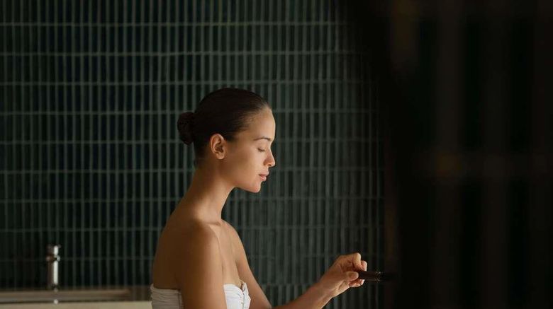 <b>SO/ Maldives Spa</b>. Images powered by <a href="https://iceportal.shijigroup.com/" title="IcePortal" target="_blank">IcePortal</a>.