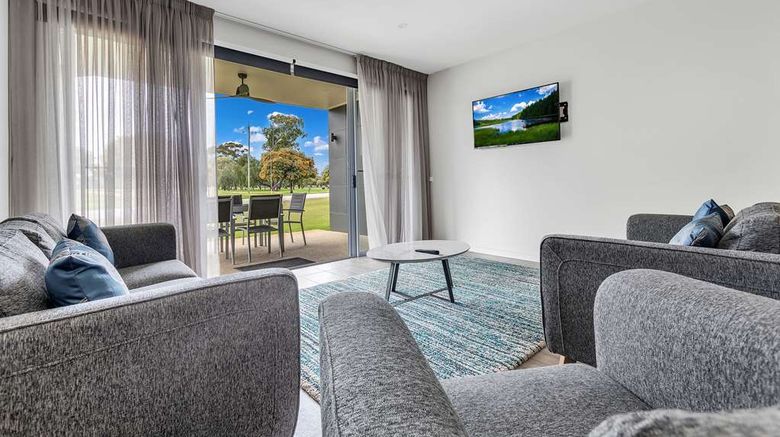 <b>Comfort Suites Clubarham Golf Resort Restaurant</b>. Images powered by <a href="https://iceportal.shijigroup.com/" title="IcePortal" target="_blank">IcePortal</a>.