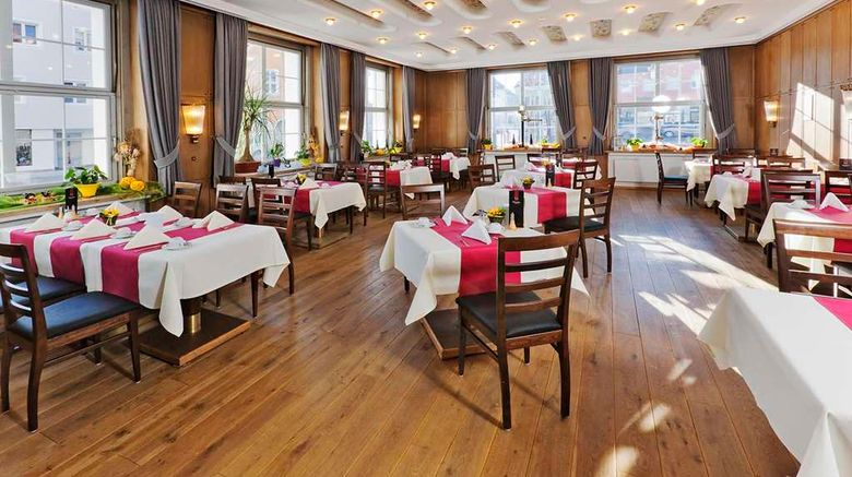 <b>Akzent Hotel Hirsch Restaurant</b>. Images powered by <a href="https://iceportal.shijigroup.com/" title="IcePortal" target="_blank">IcePortal</a>.