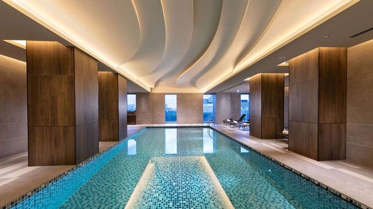 DoubleTree by Hilton Osaka Castle Pool