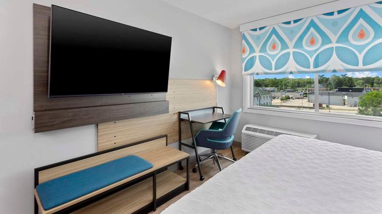 Tru by Hilton Lincoln East Room