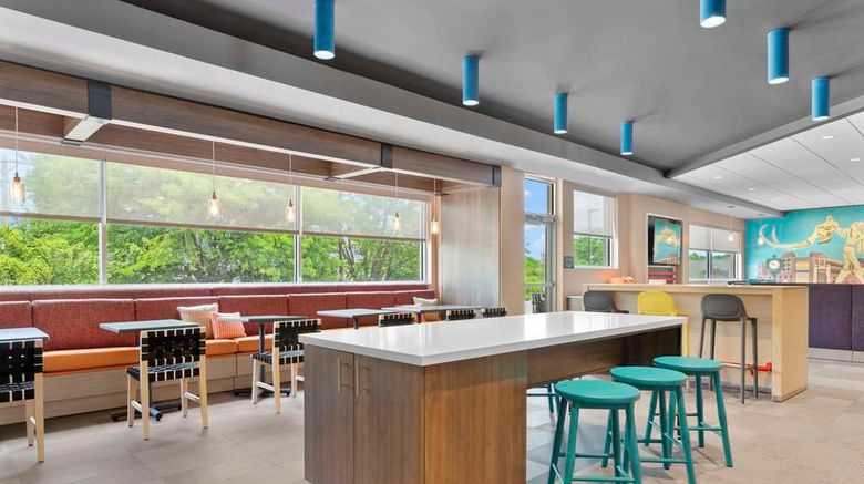 <b>Tru by Hilton Lincoln East Restaurant</b>. Images powered by <a href="https://iceportal.shijigroup.com/" title="IcePortal" target="_blank">IcePortal</a>.