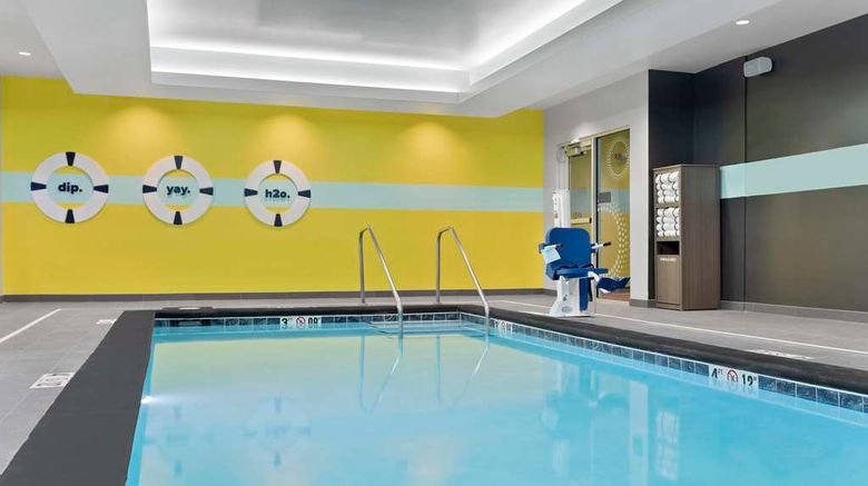 <b>Tru by Hilton Lincoln East Pool</b>. Images powered by <a href="https://iceportal.shijigroup.com/" title="IcePortal" target="_blank">IcePortal</a>.