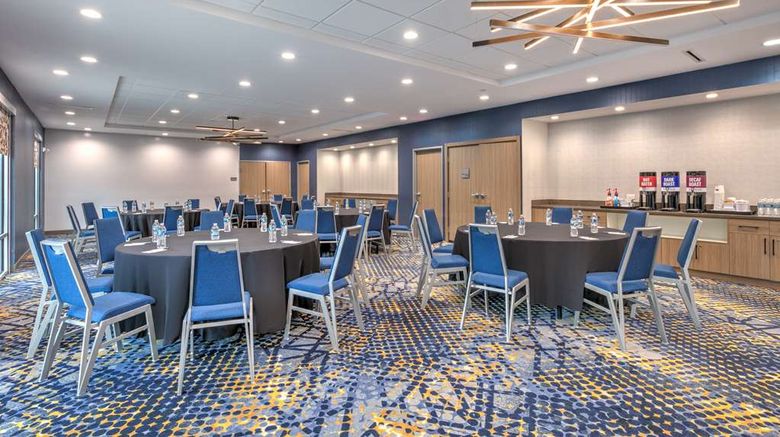 <b>Hampton Inn & Suites The Woodlands Meeting</b>. Images powered by <a href="https://iceportal.shijigroup.com/" title="IcePortal" target="_blank">IcePortal</a>.
