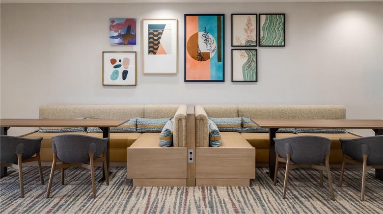 <b>Homewood Suites-Hilton Thornton Denver Lobby</b>. Images powered by <a href="https://iceportal.shijigroup.com/" title="IcePortal" target="_blank">IcePortal</a>.