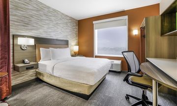 Home2 Suites Aurora Medical Ctr