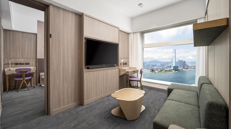 <b>Motto by Hilton Hong Kong Soho Room</b>. Images powered by <a href="https://iceportal.shijigroup.com/" title="IcePortal" target="_blank">IcePortal</a>.