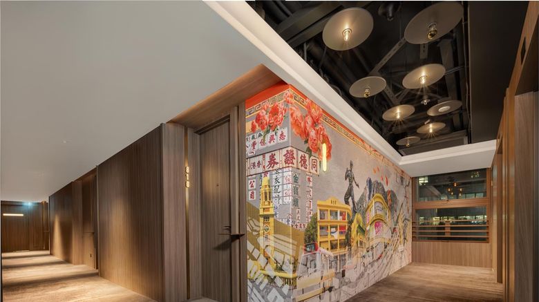 <b>Motto by Hilton Hong Kong Soho Lobby</b>. Images powered by <a href="https://iceportal.shijigroup.com/" title="IcePortal" target="_blank">IcePortal</a>.