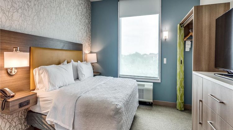 Home2 Suites by Hilton Arlington West Room