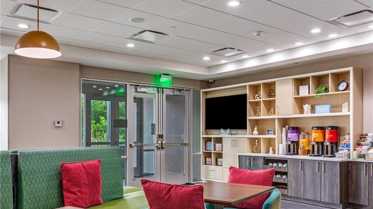 Home2 Suites by Hilton Arlington West Lobby