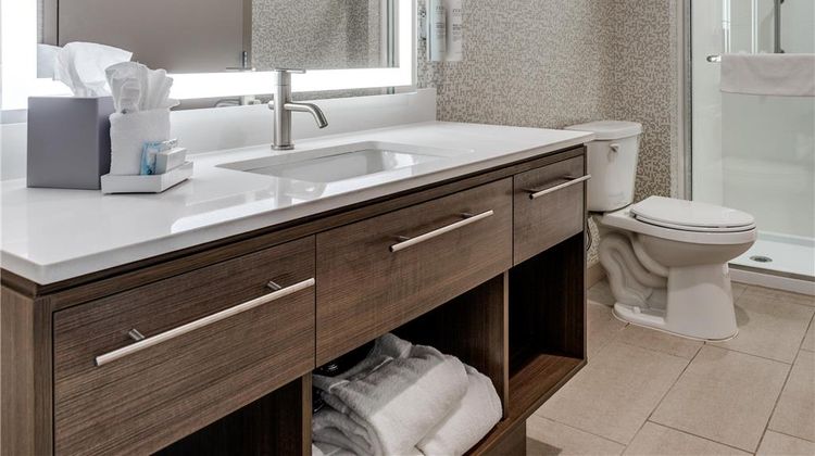 Home2 Suites by Hilton Arlington West Room