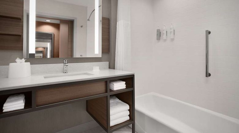 <b>Hilton Garden Inn Denver Airpt Tower Rd Room</b>. Images powered by <a href="https://iceportal.shijigroup.com/" title="IcePortal" target="_blank">IcePortal</a>.