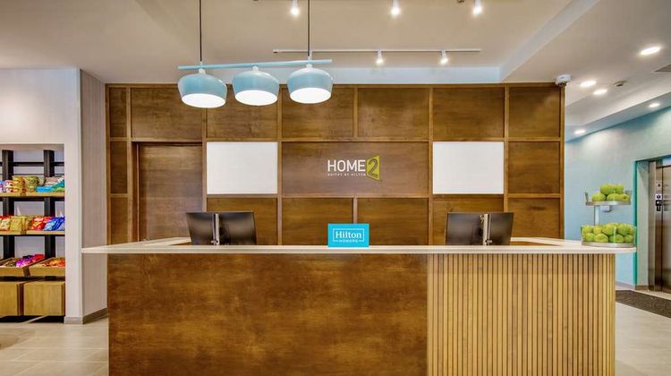 Home2 Suites by Hilton Cincinnati Lobby