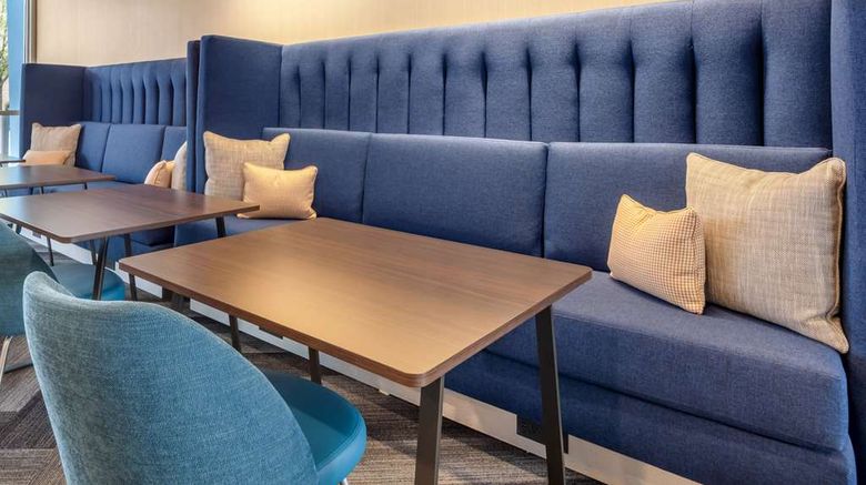 <b>Tru by Hilton Lexington Hamburg Restaurant</b>. Images powered by <a href="https://iceportal.shijigroup.com/" title="IcePortal" target="_blank">IcePortal</a>.