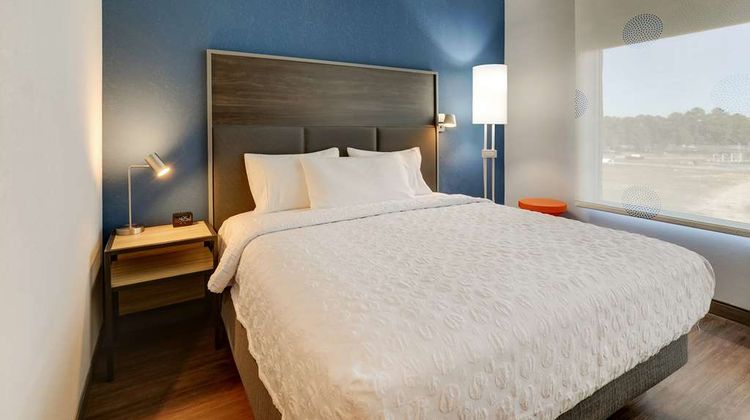 Tru by Hilton Leland Wilmington Room