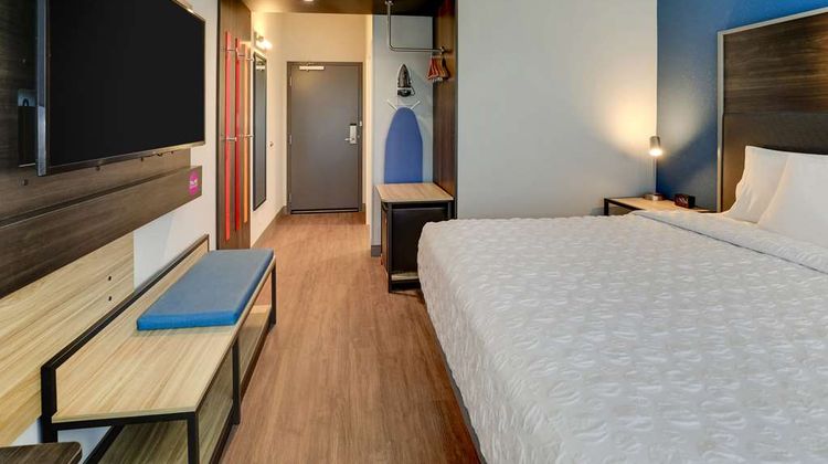 Tru by Hilton Leland Wilmington Room