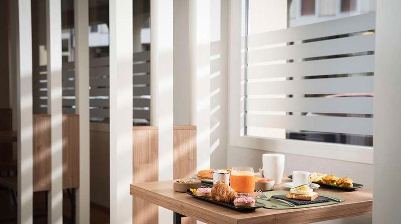 <b>Hilton Garden Inn Padova City Centre Restaurant</b>. Images powered by <a href="https://iceportal.shijigroup.com/" title="IcePortal" target="_blank">IcePortal</a>.