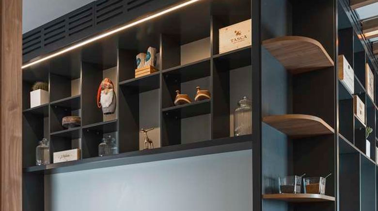 <b>Hilton Garden Inn Padova City Centre Restaurant</b>. Images powered by <a href="https://iceportal.shijigroup.com/" title="IcePortal" target="_blank">IcePortal</a>.