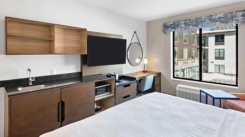 <b>Home2 Suites by Hilton Big Bear Lake Room</b>. Images powered by <a href="https://iceportal.shijigroup.com/" title="IcePortal" target="_blank">IcePortal</a>.