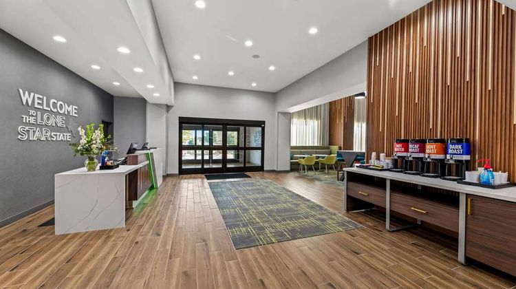 Hampton Inn & Suites Sherman Lobby