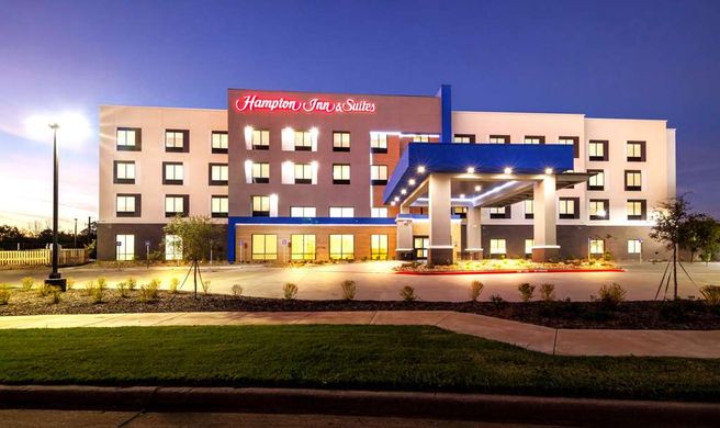 Hampton Inn & Suites Sherman Exterior