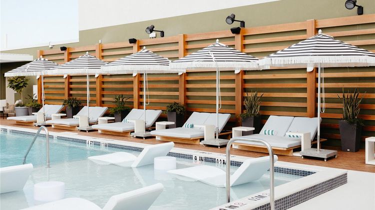 Hiatus Clearwater Beach-Curio Collection Pool