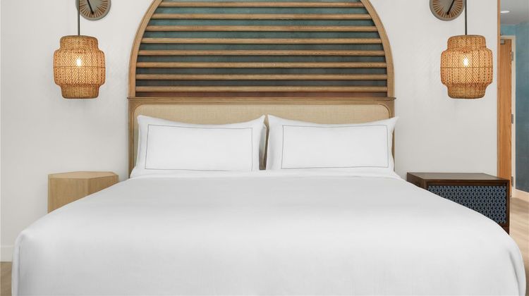 Hiatus Clearwater Beach-Curio Collection Room