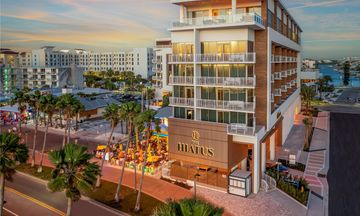 Hiatus Clearwater Beach-Curio Collection