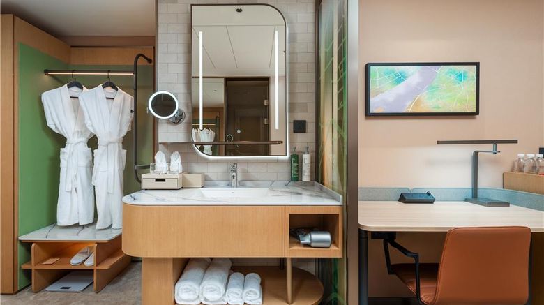 <b>Hilton Garden Inn Kunming Railway Station South Room</b>. Images powered by <a href="https://iceportal.shijigroup.com/" title="IcePortal" target="_blank">IcePortal</a>.