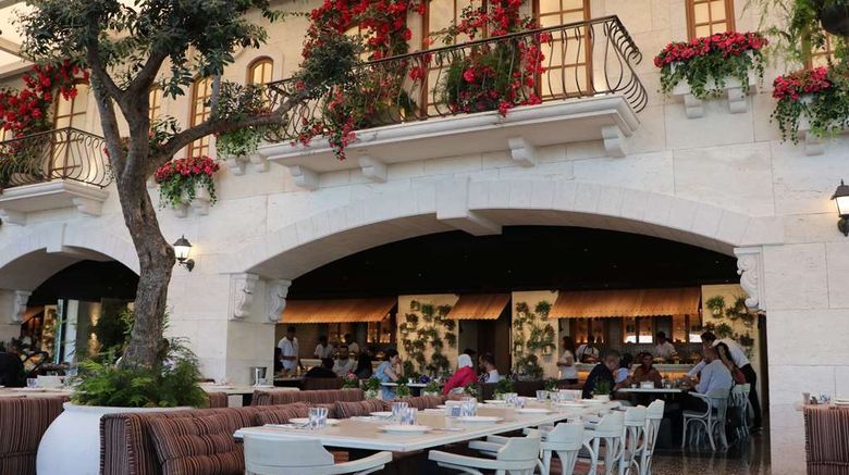 <b>DoubleTree by Hilton Amman Restaurant</b>. Images powered by <a href="https://iceportal.shijigroup.com/" title="IcePortal" target="_blank">IcePortal</a>.