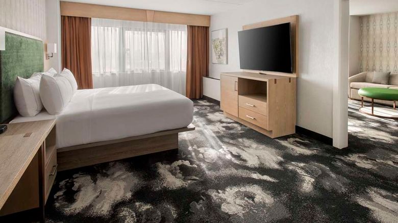 <b>DoubleTree by Hilton Poughkeepsie Room</b>. Images powered by <a href="https://iceportal.shijigroup.com/" title="IcePortal" target="_blank">IcePortal</a>.